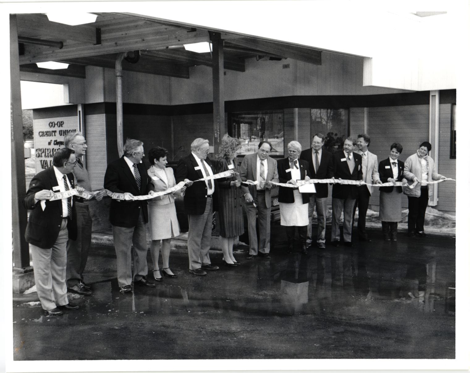 Ribbon cutting at Spirit Valley location